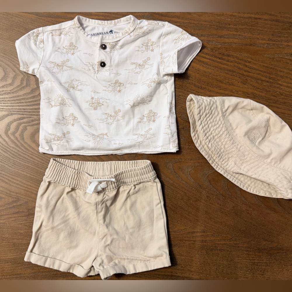 Caribbean Joe Cream Graphic Henley Top with Beige Shorts & Hat